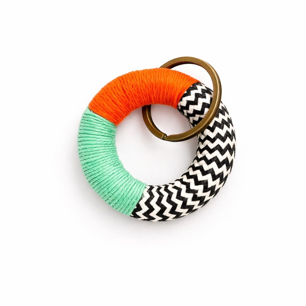Colourful_keyring_with_houndstooth_fabric.png